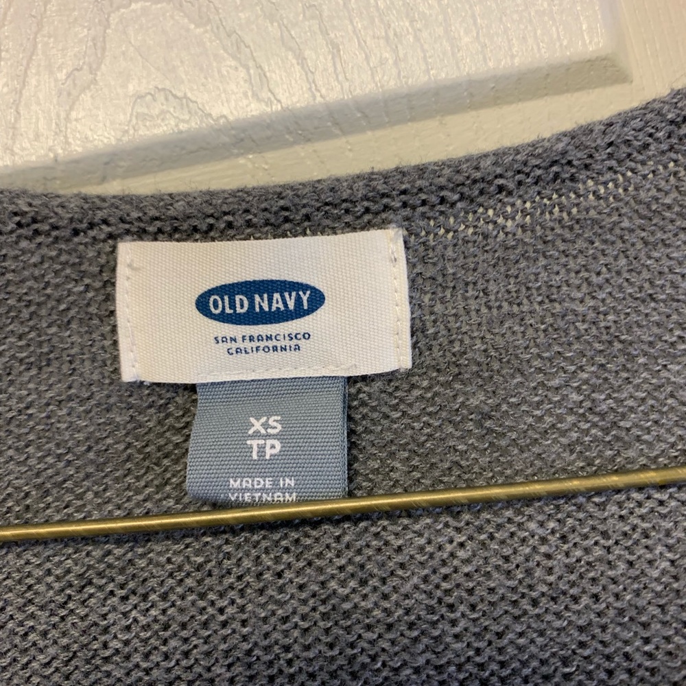 Gray sweater - Picture 2 of 2